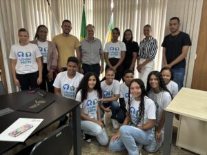 Os jovens parlamentares foram acompanhados pelo Presidente da Câmara de SGRA, Diego Ribeiro (PDT), que apresentou o funcionamento do programa
