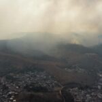 Incêndio em mata avança em direção a área habitada de João Monlevade