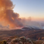 Bombeiros entram no segundo dia de combate a incêndios na Serra do Caraça