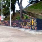 Muro da Praça do Povo é grafitado com nomes de escravizados do engenheiro Jean Monlevade