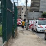 Equipes de resgate enfrentam dificuldades no Hospital Margarida devido a veículos estacionados irregularmente