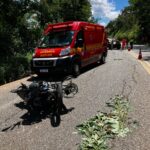 Colisão frontal entre moto e van deixa um morto na BR-381, em João Monlevade