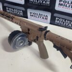 Polícia Militar apreende fuzil, drogas e prende suspeito durante operação em Barão de Cocais