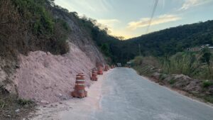 A Prefeitura orienta os motoristas a utilizarem rotas alternativas durante o período de bloqueio