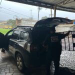 Dupla suspeita de tentativa de homicídio é presa em hotel no Prata