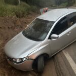Polícia Militar auxilia na recuperação de veículo furtado após acidente na BR-381