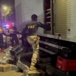 Motorista foge e passageiro é preso após apreensão milionária de drogas na BR-262