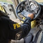 PRF apreende 98 comprimidos de ‘rebite’ escondidos no volante de caminhão na BR-381, em João Monlevade