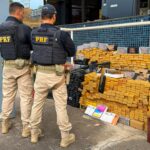 PRF apreende mais de 540 kg de drogas, fuzil, carabina, munições e cinco motocicletas dentro de um caminhão na BR-381