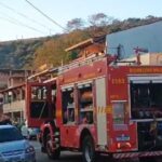 Incêndio atinge residência sob igreja no bairro Gabiroba, em Itabira