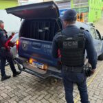GCM prende homem e mulher com suspeita de cocaína e maconha em São Gonçalo